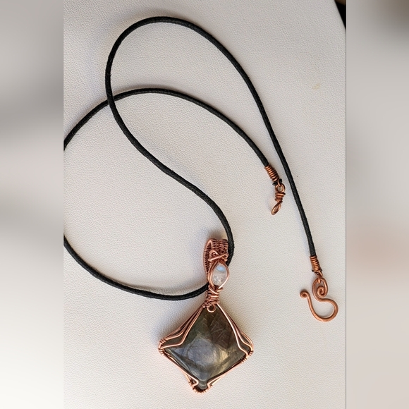 Ethereal Gemstone Pendant Necklace Natural Moonstone And Labradorite In Copper - Picture 16 of 16